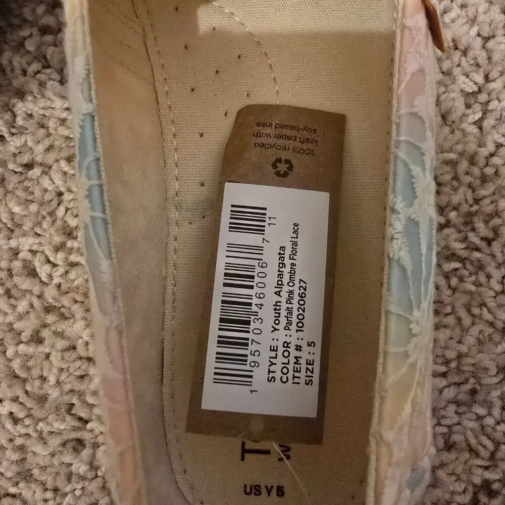 NWT TOMS Youth Alpargata Ombre Floral Lace Kids Shoes - Size Youth 5.5